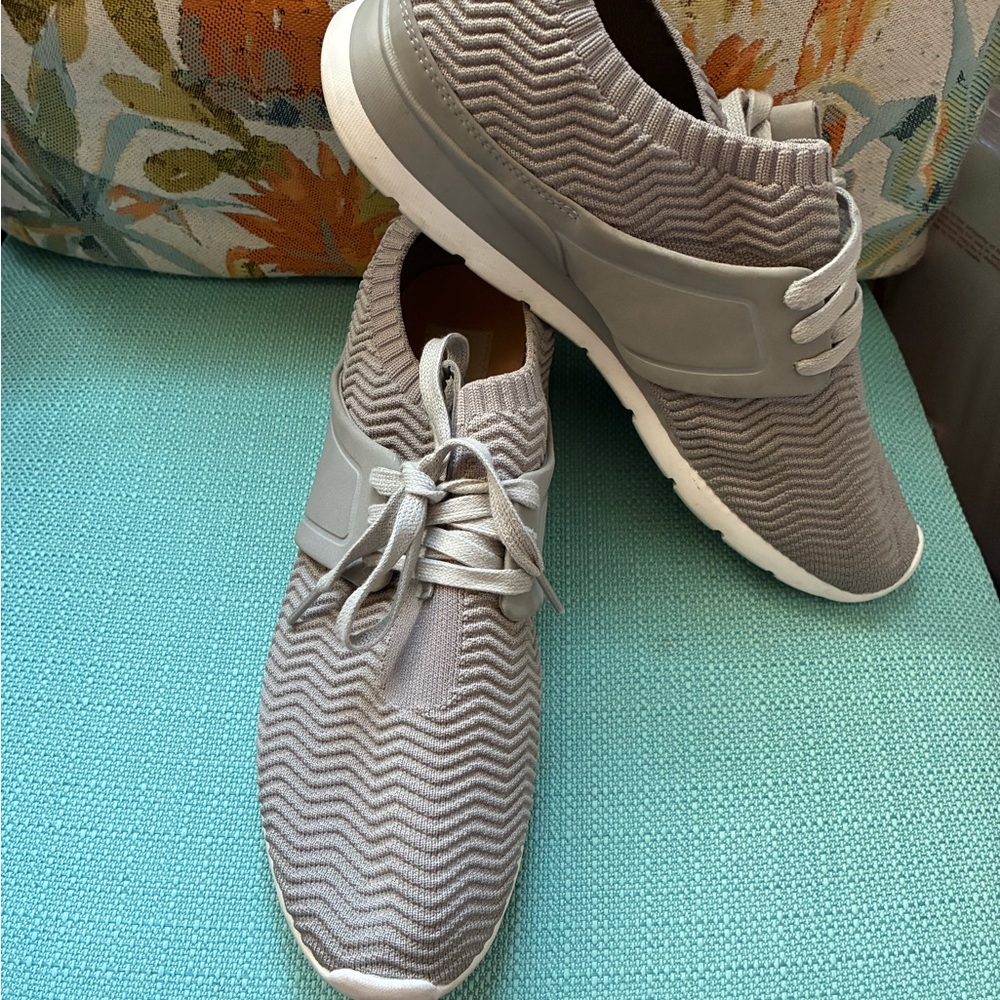 UGG Treadlite Gray Women's Sneakers, Size 10